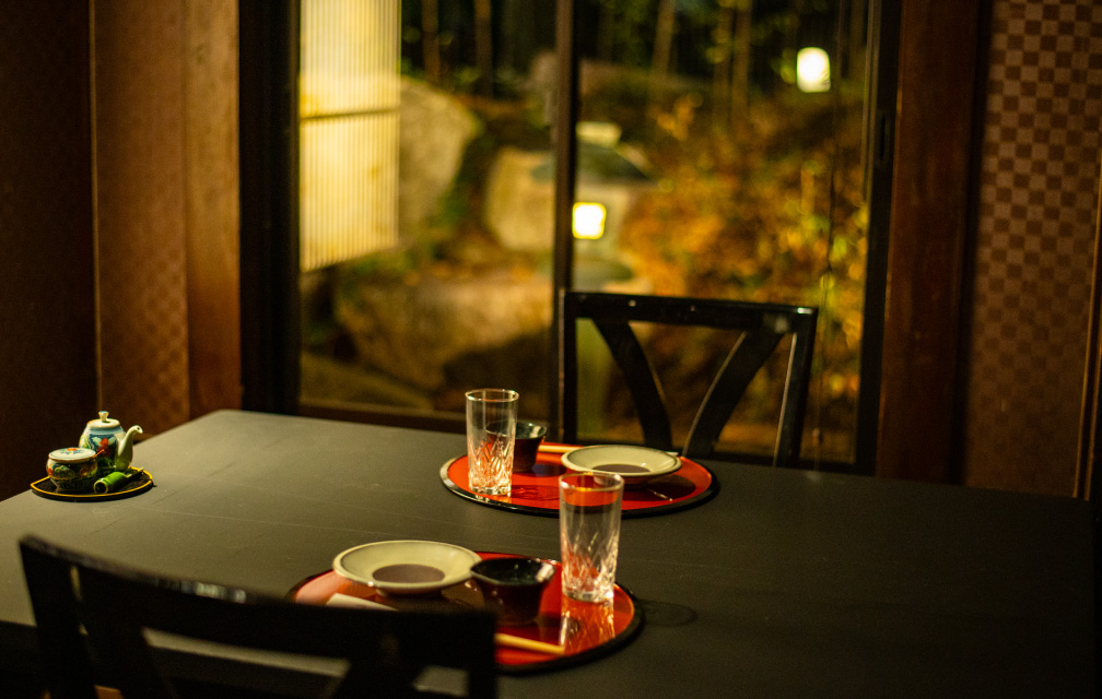 Restaurant with private rooms