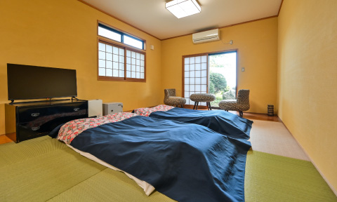 Open-air, Japanese-style room with stunning views