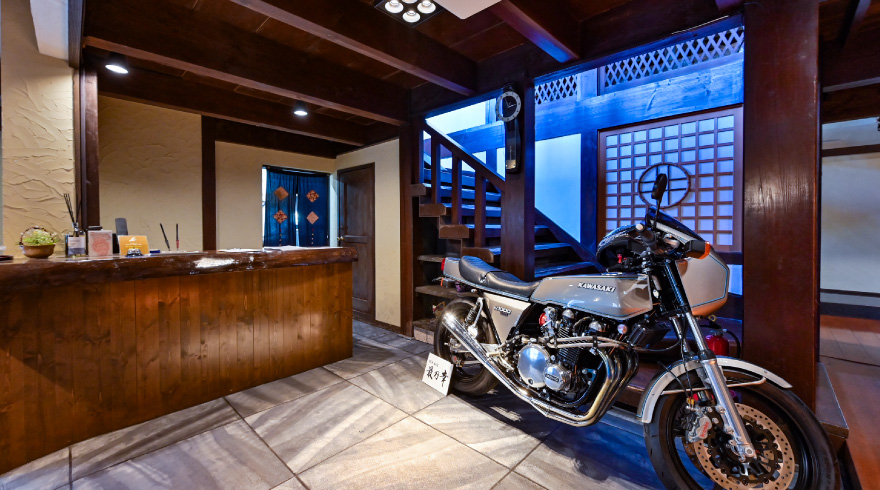 母屋 フロント・ロビー