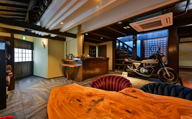 フロント・ロビー